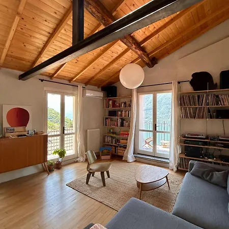 Loft, On With Panoramic Views Nyaraló *